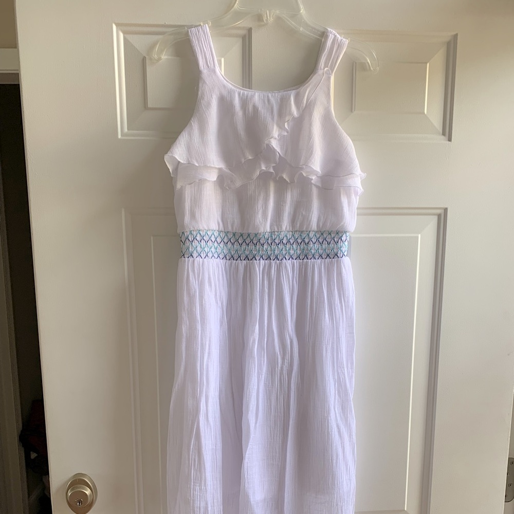 Iz byer girl white dress